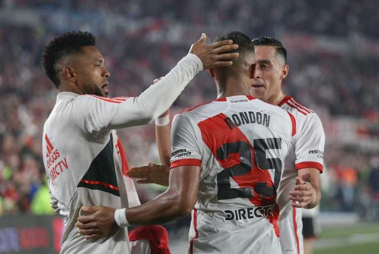 River ganó sobre el final contra Atlético Tucumán