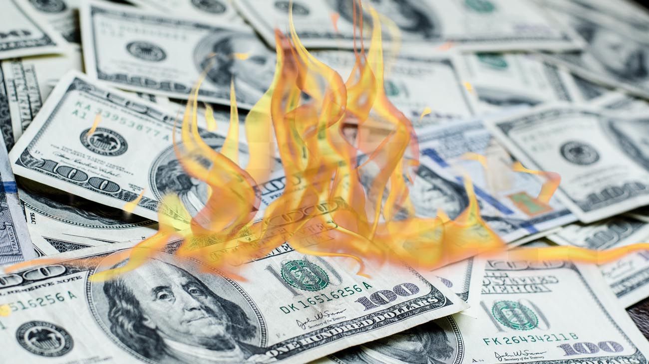 El dólar blue ya subió más de $ 100 en los que va del 2022 y sigue en alza