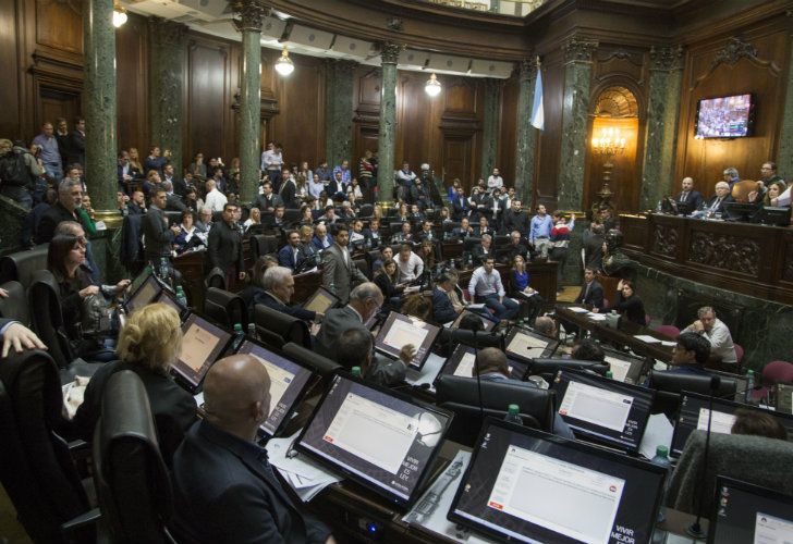 El ajuste llega a la Legislatura porteña: recorte del 20% en los cargos y control del presentismo