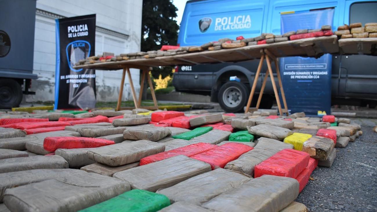 Queman más de dos toneladas de marihuana en el cementerio de Chacarita