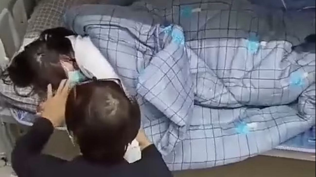Víctima del "covid cero" de Xi Jinping: una nena murió en un centro de aislamiento