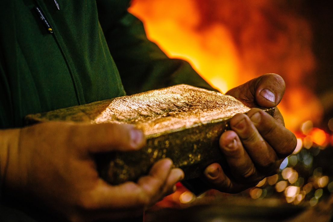 Productores de oro buscan socios para una ola de megafusiones