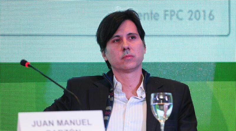 Otro cordobés emigra para formar parte del equipo económico de Javier Milei
