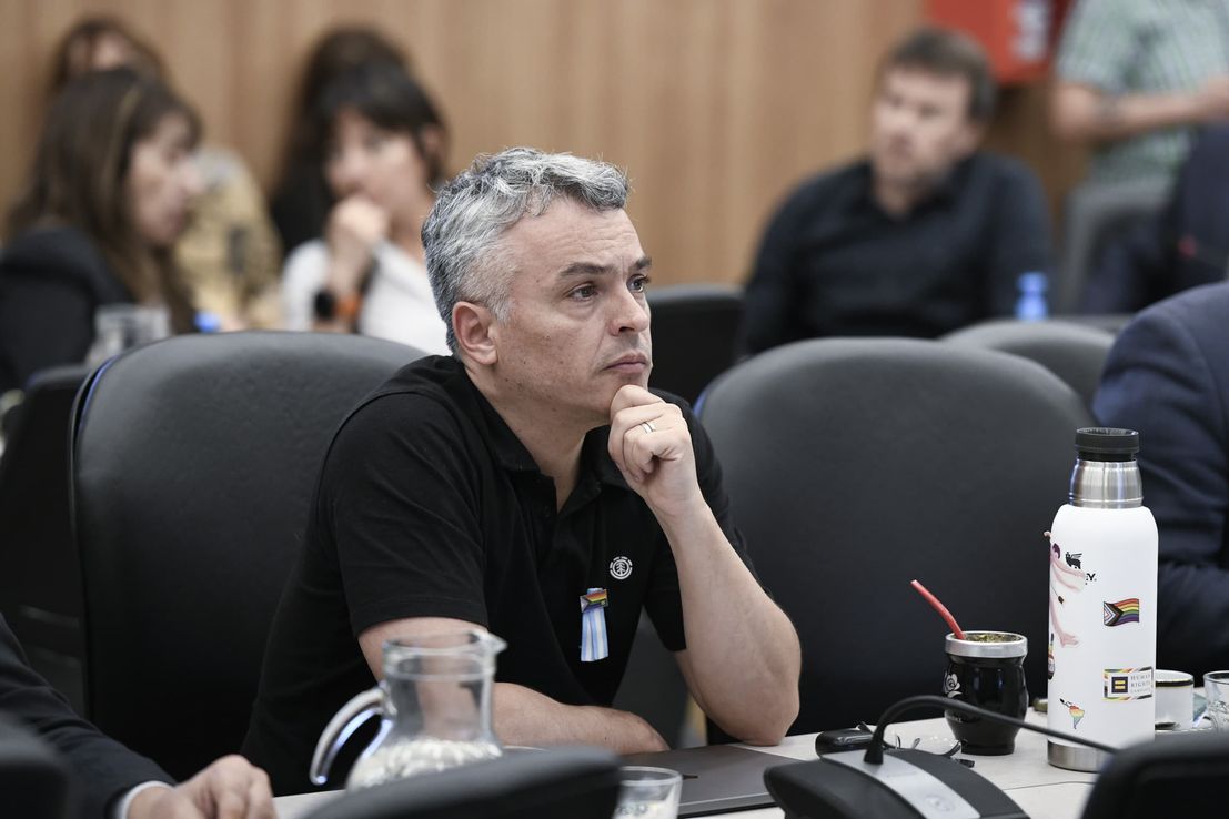 Esteban Paulón: "No sabemos si Caputo es parte del triángulo de hierro o es un fantasma"