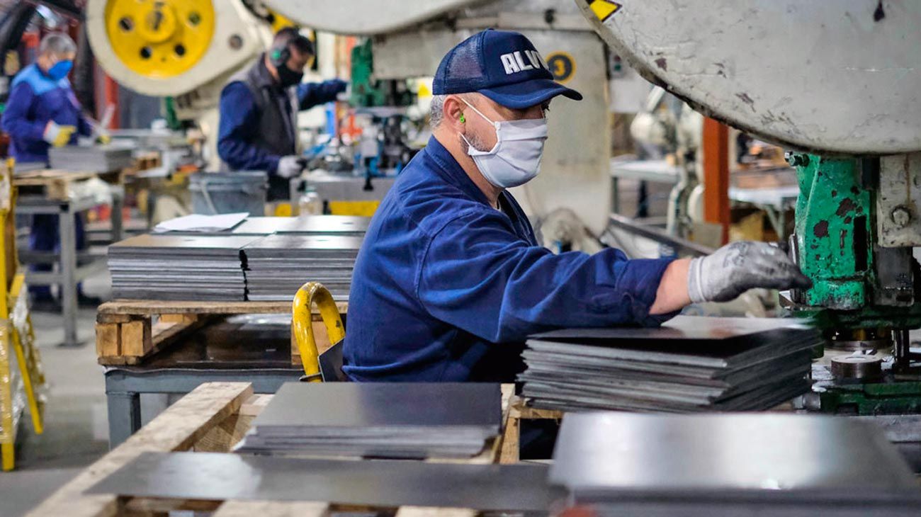 Industria en alerta: la advertencia de la UIA por un factor que pone en jaque al sector