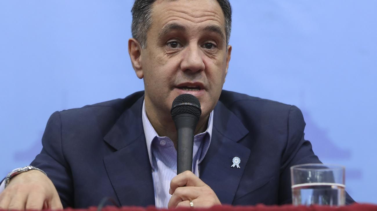 Finocchiaro presentó un proyecto para que se dicten clases aunque haya paro docente