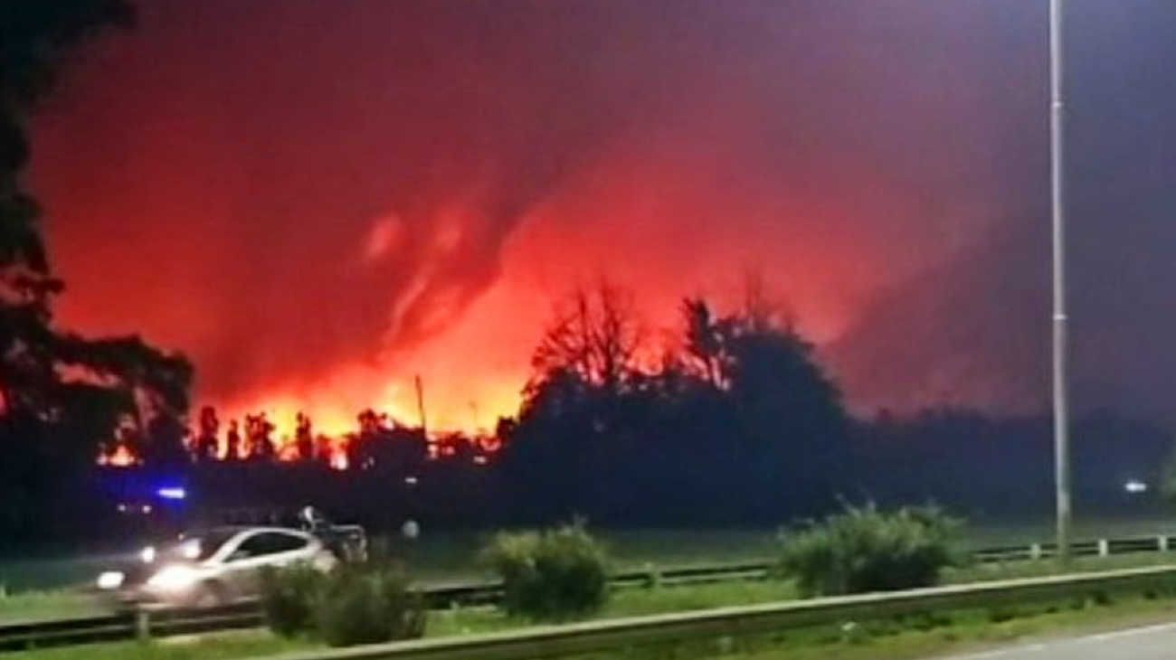 Ezeiza en llamas: los videos más espectaculares de la explosión e incendio del Polo Industrial