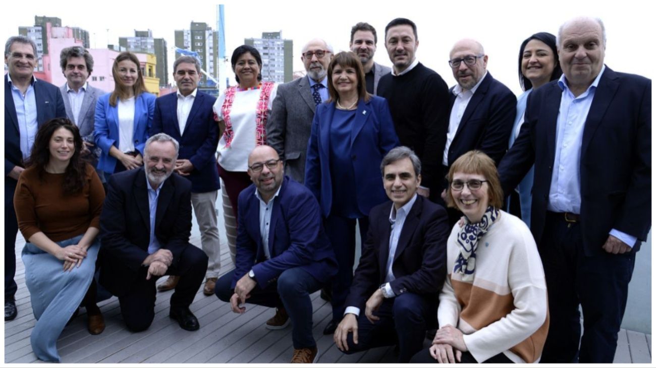 Bullrich presentó a su consejo de asesores, que tendrá a Santiago Kovadloff a la cabeza