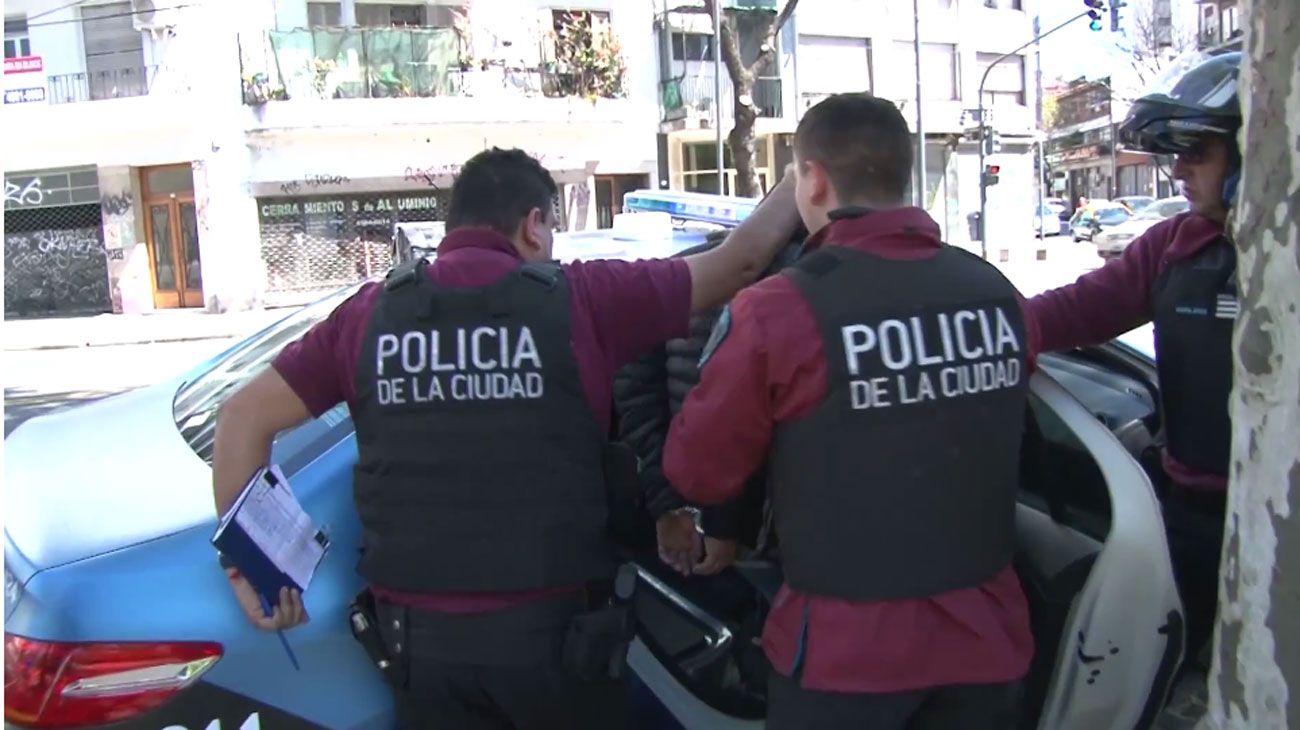 Detuvieron al 'subtedealer', acusado de vender drogas en la Línea B