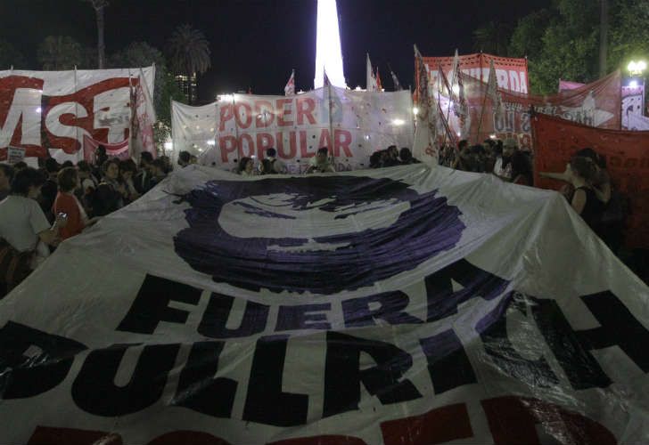 Miles de personas marcharon a Plaza de Mayo