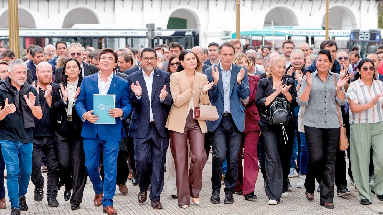 Caputo no ejecuta más de $ 6 billones recaudados pese a estar obligado por ley
