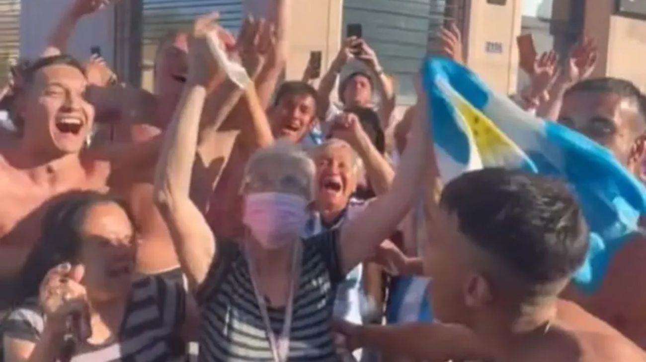 La historia detrás de la "abuela la la la la la" y su festejo mundialista