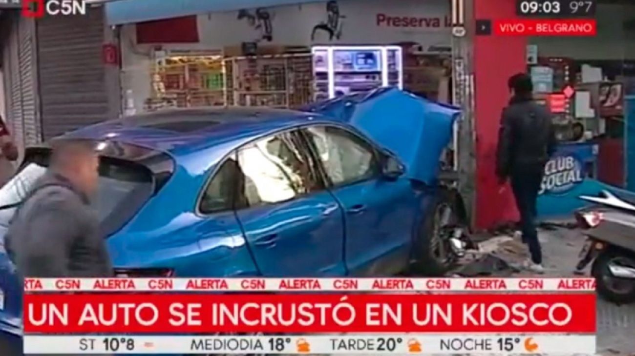 Un joven de 15 años estrelló un auto de 100 mil dólares contra un comercio en Cabildo