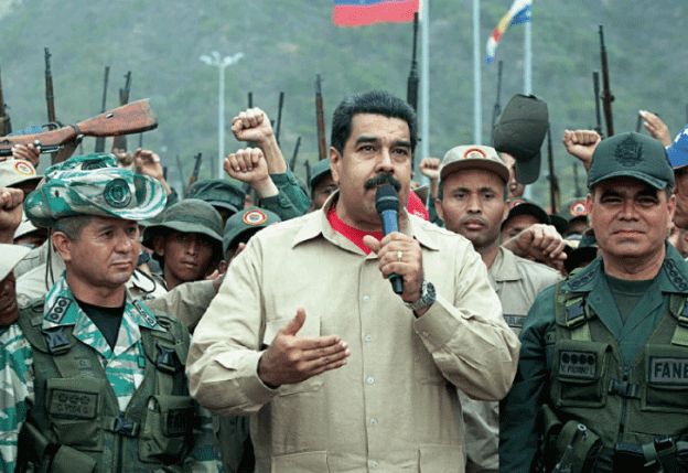 Cómo consigue Nicolás Maduro mantenerse en el poder pese a la crisis