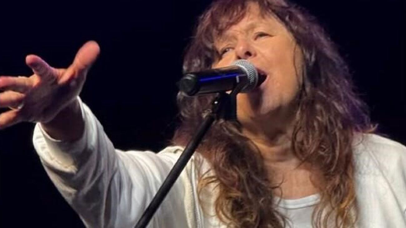 Celeste Carballo presenta versiones acústicas de los clásicos blues de Pappo