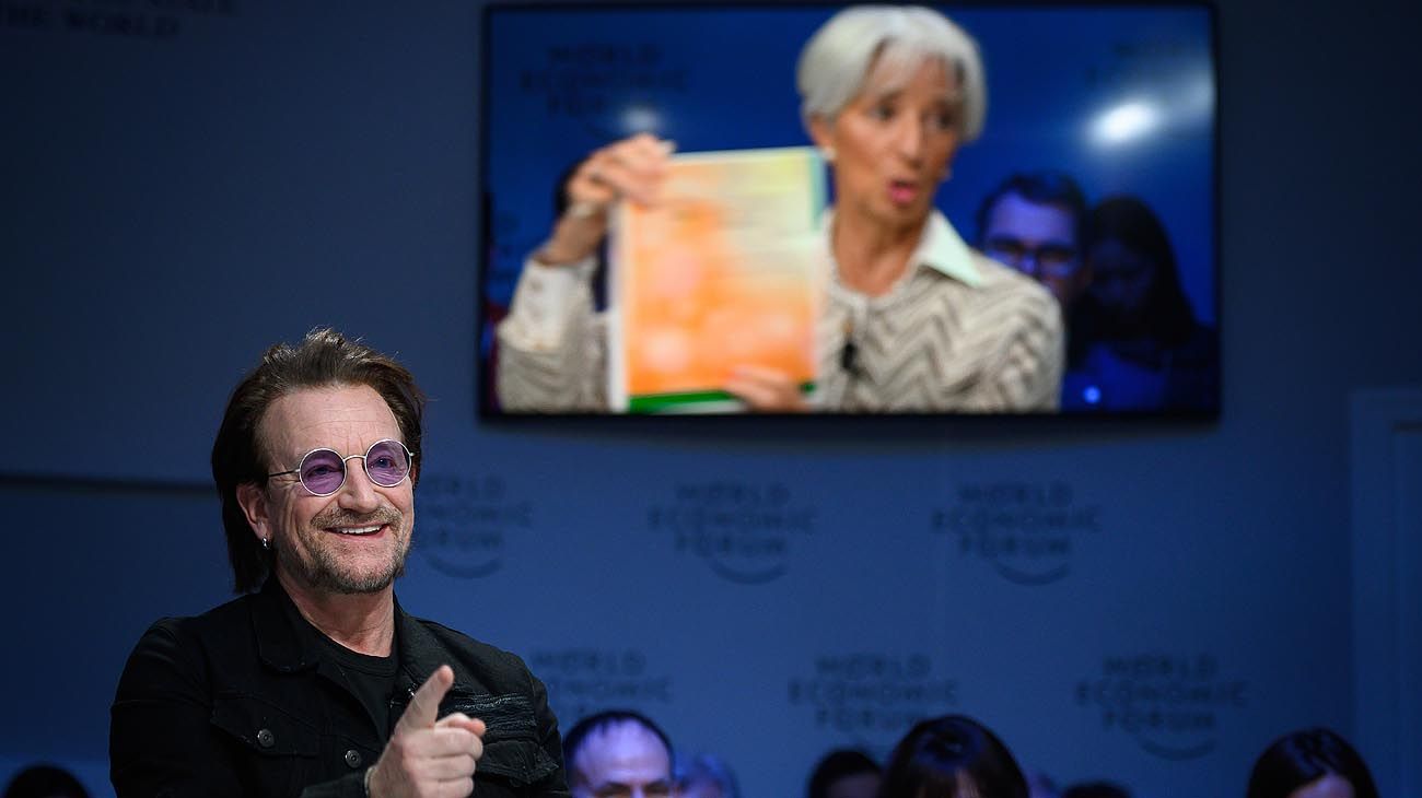 Bono pasó por Davos y tuvo un diplomático debate con Lagarde