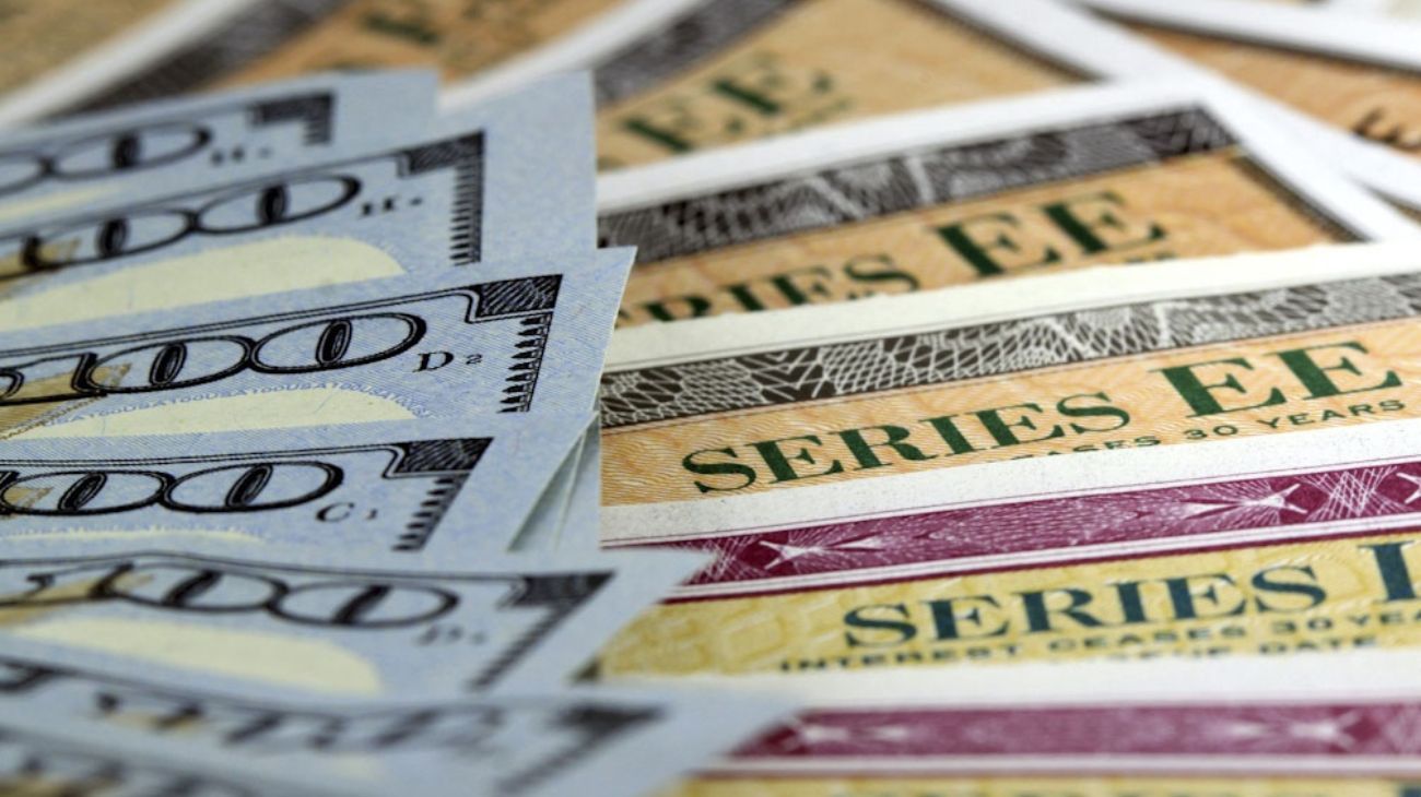 ¿Qué pasa con el dólar y los bonos?