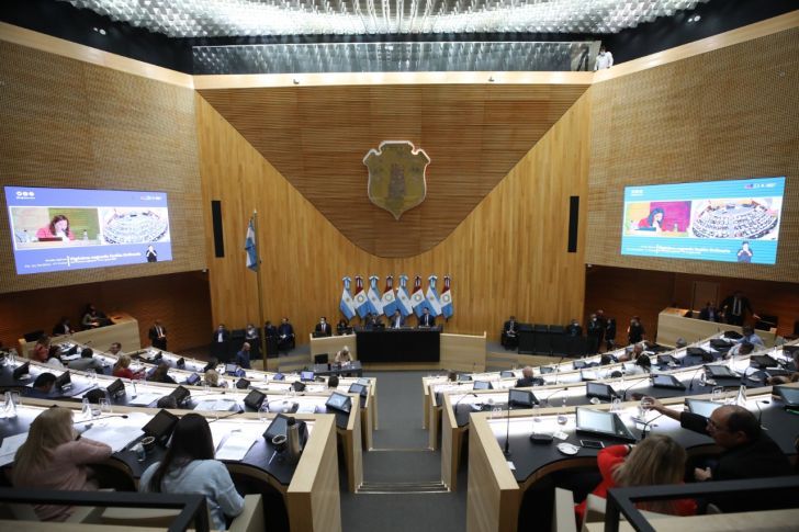 El arco opositor evalúa pedir la comparecencia del Gobernador