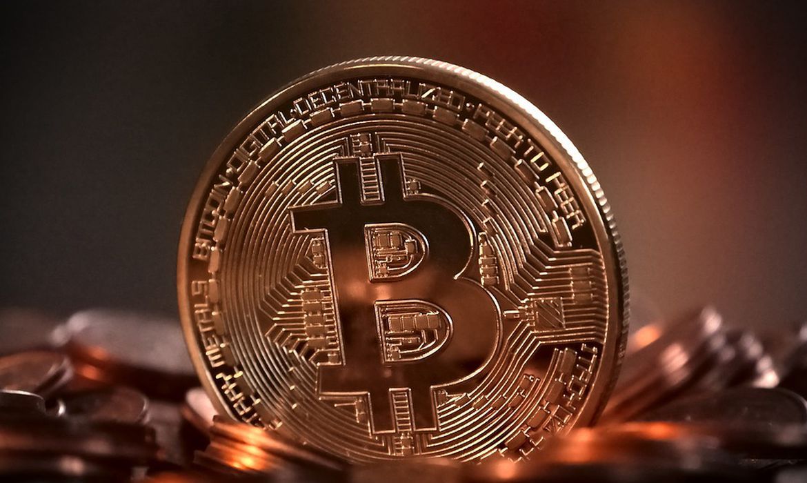 Las criptomonedas se desplomaron después de haber tocado máximos históricos