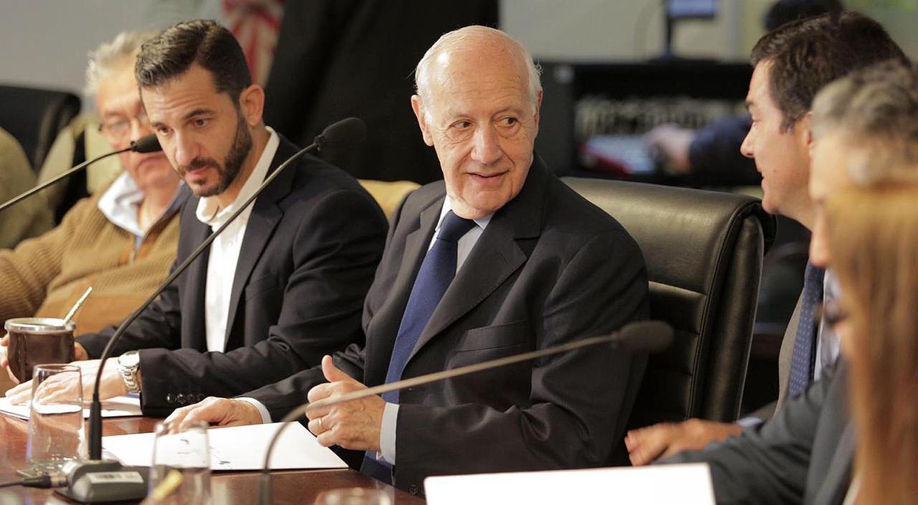 Lavagna apoyó las medidas del Gobierno para contener al dólar