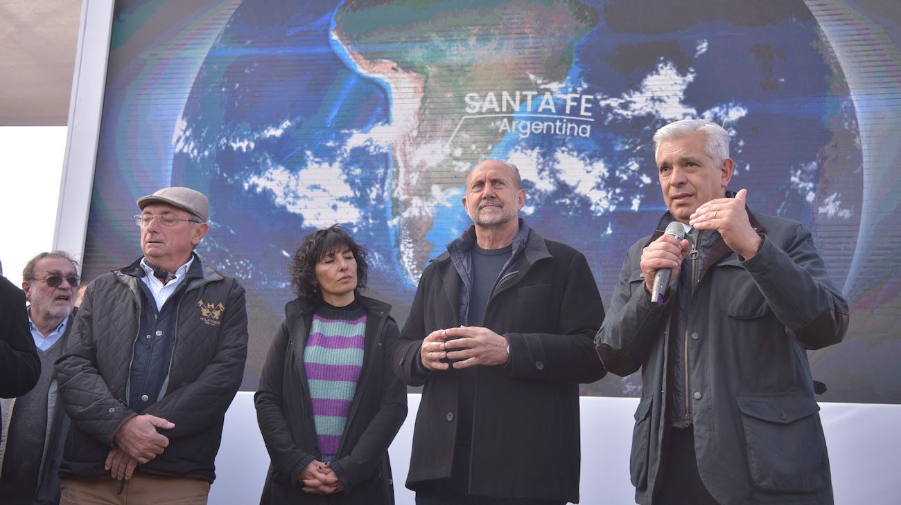 Julián Domínguez admitió problemas pero "no va a faltar gasoil" para el campo