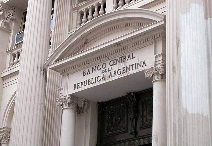 Para el Banco Central, el conjuez que reemplaza a Cabral es un "deudor irrecuperable"