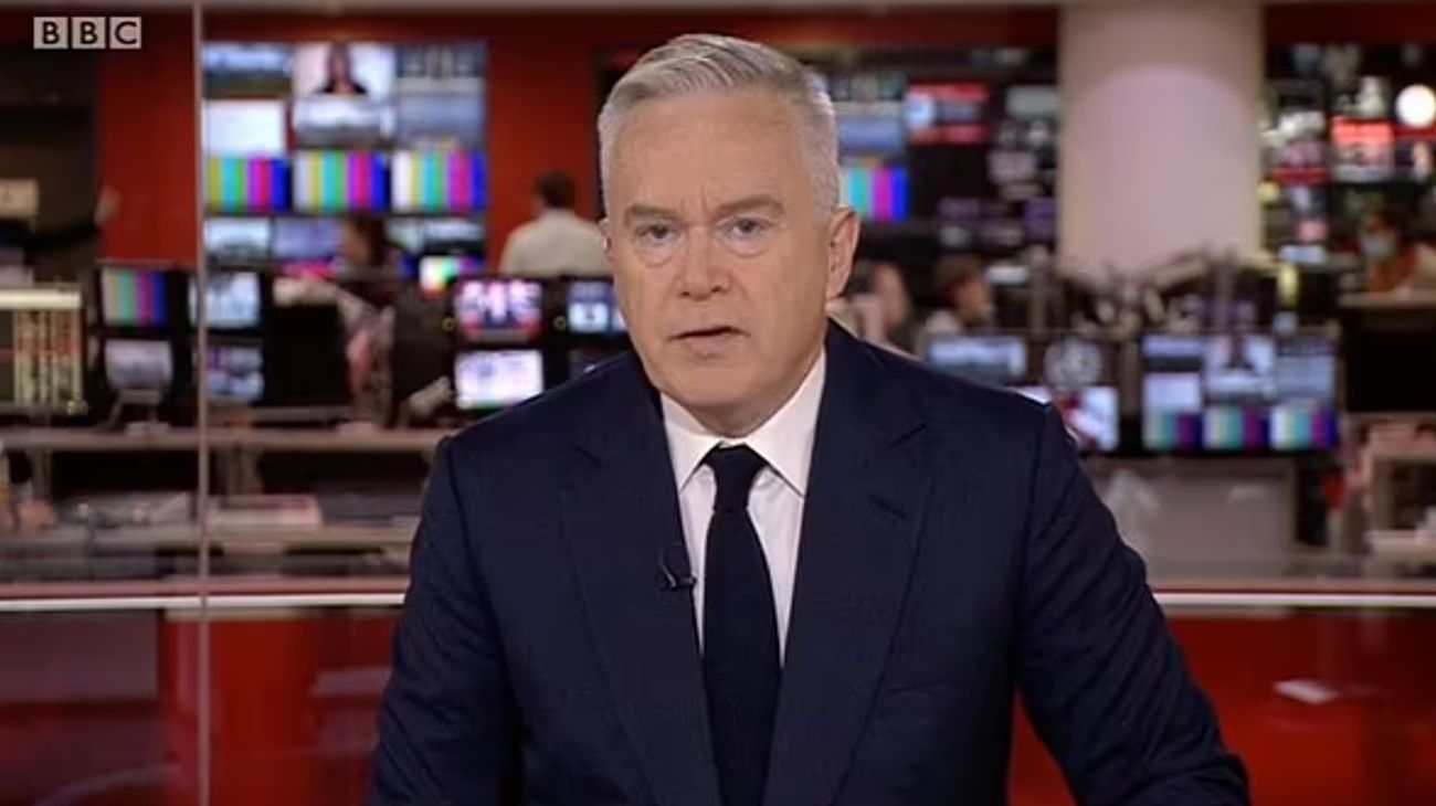 Corbatas negras en la BBC: la TV británica se paralizó por la salud de la reina Isabel II