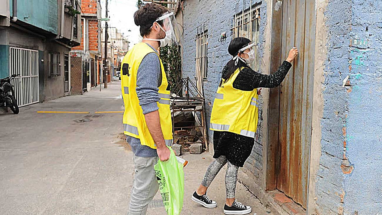 Suman 410 casos positivos en las villas porteñas y siguen los testeos