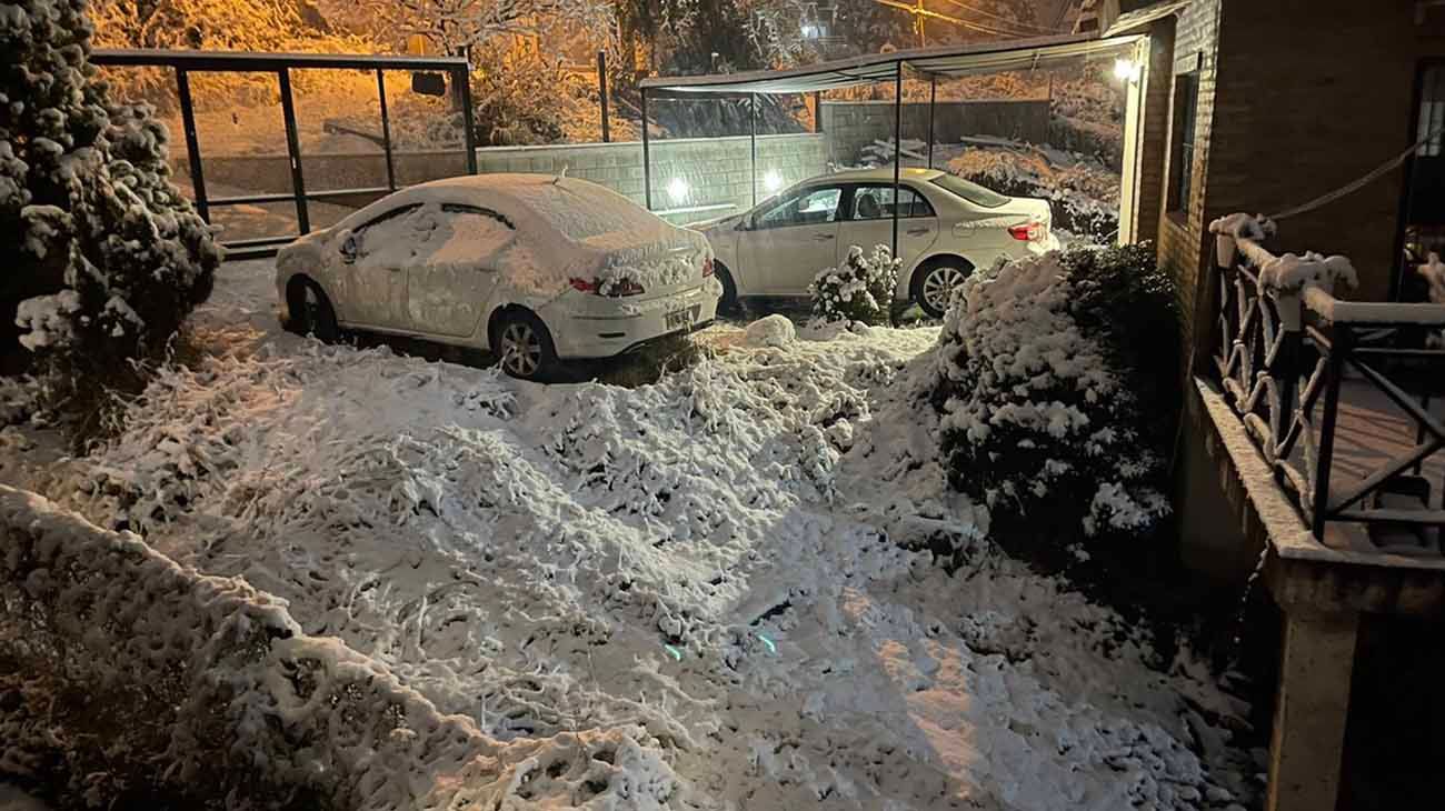 Nieva en Córdoba: Capital y Villa Carlos Paz amanecieron repletas de blanco