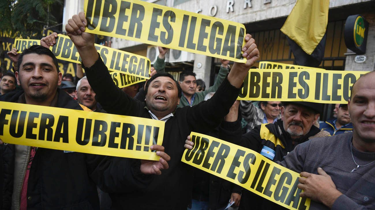La Ciudad aprobó una ley para multar a choferes de Uber con hasta $200 mil