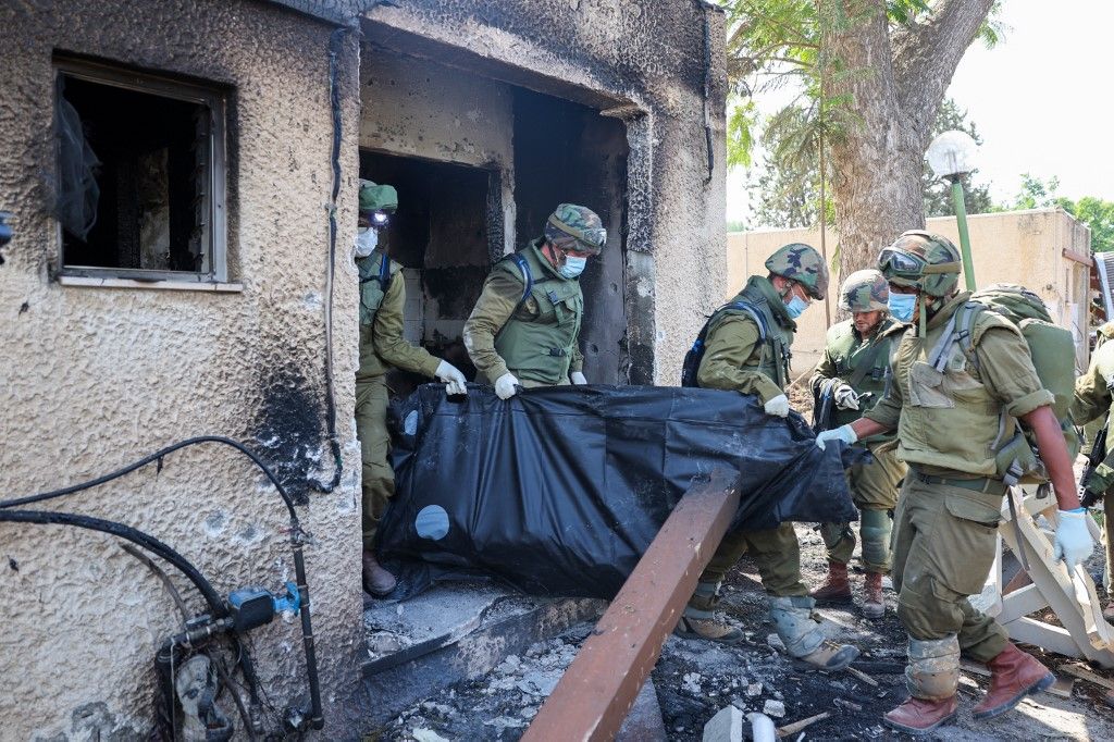 Hamas asesinó a más de 100 personas en un kibutz del sur de Israel: entre ellas habría 40 bebés