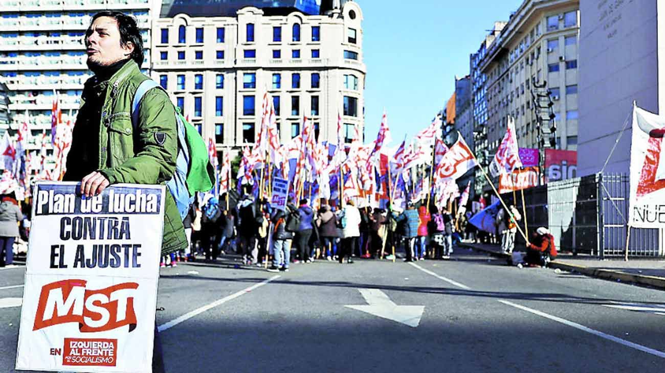 A 20 años de la crisis de 2001: qué decían las tapas de los diarios del 13 de diciembre