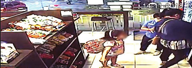 Hacen partícipe de un robo en un negocio a una niña de solo 6 años