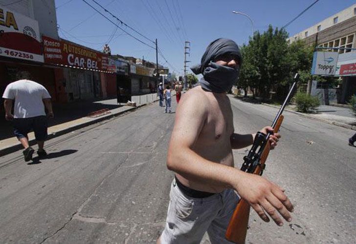 Las muertes por los saqueos ya equivalen a tres choques de Castelar