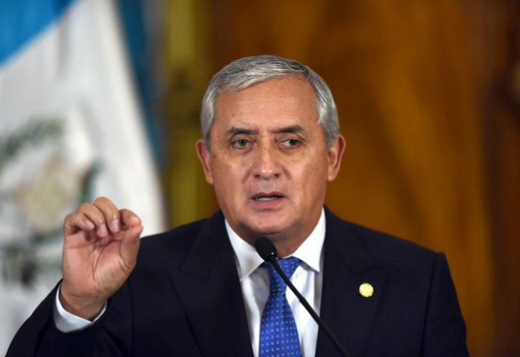 Renunció el presidente Guatemala acusado de corrupción