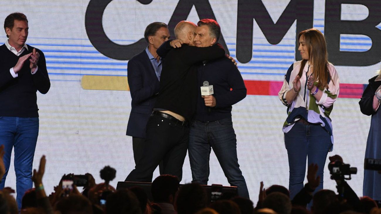 Mauricio Macri y su dilema post shock: candidato o presidente de transición
