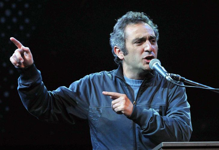 A Larroque "hay cosas" que no le "gustan" de Scioli