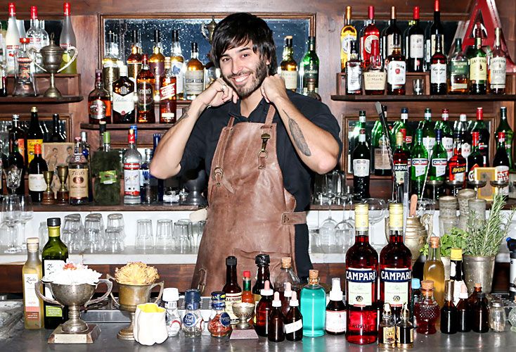 Crece el número de jóvenes que estudia para ser bartender