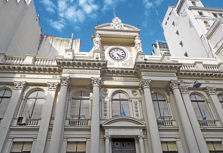El documento con el que Sturzenegger niega que la suba de tasas impacta en la actividad