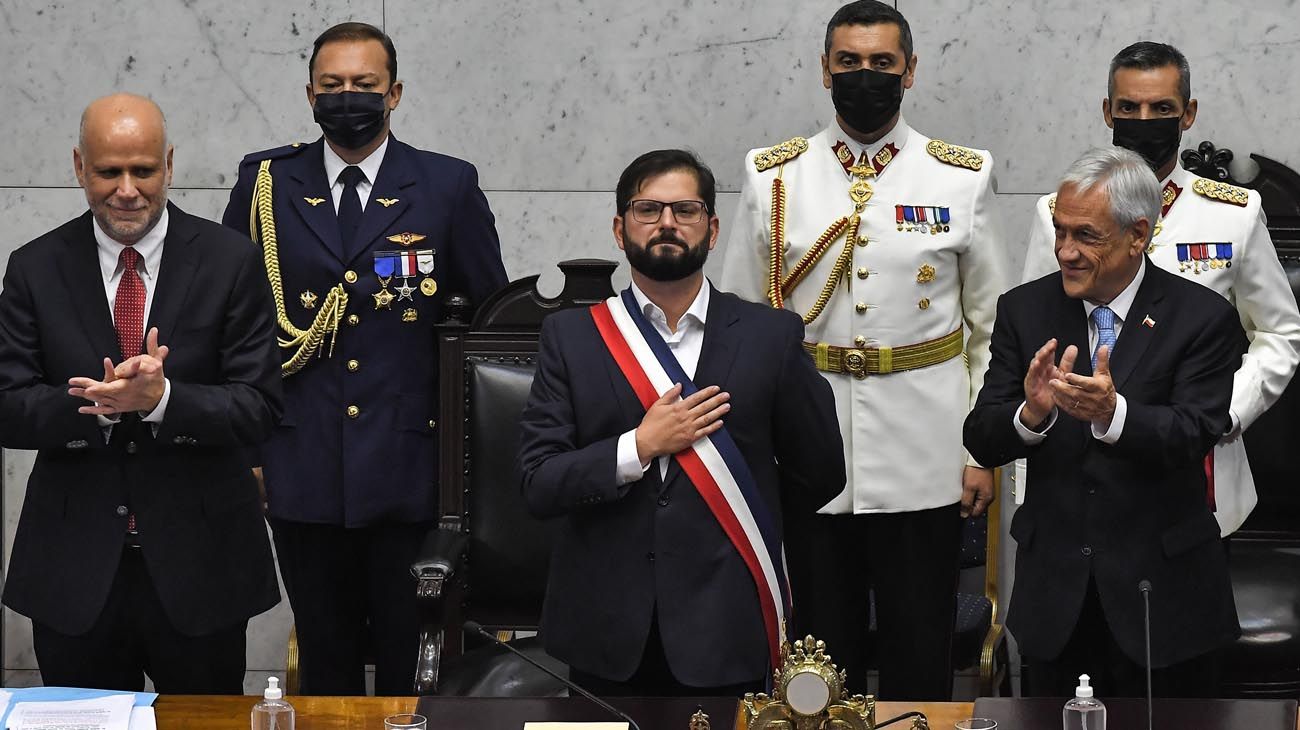 Los desafíos de Gabriel Boric, el presidente más joven de la historia de Chile