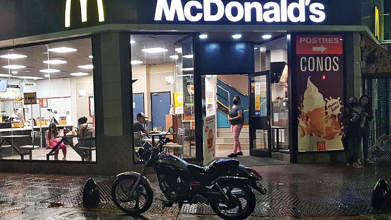 Comerciantes alertan por las restricciones en horario nocturno