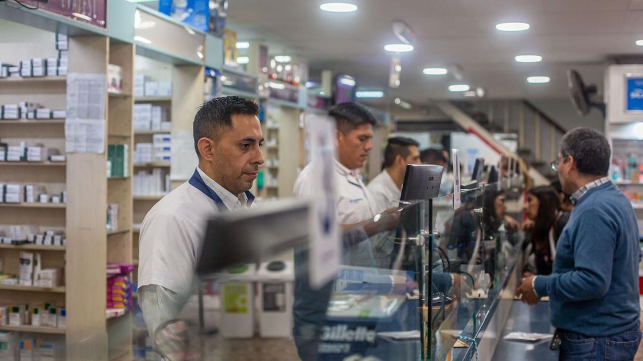 Farmacias no atenderán al público durante una hora este viernes