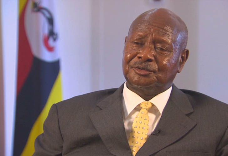 Presidente de Uganda quiere prohibir el sexo oral: "La boca es para comer"