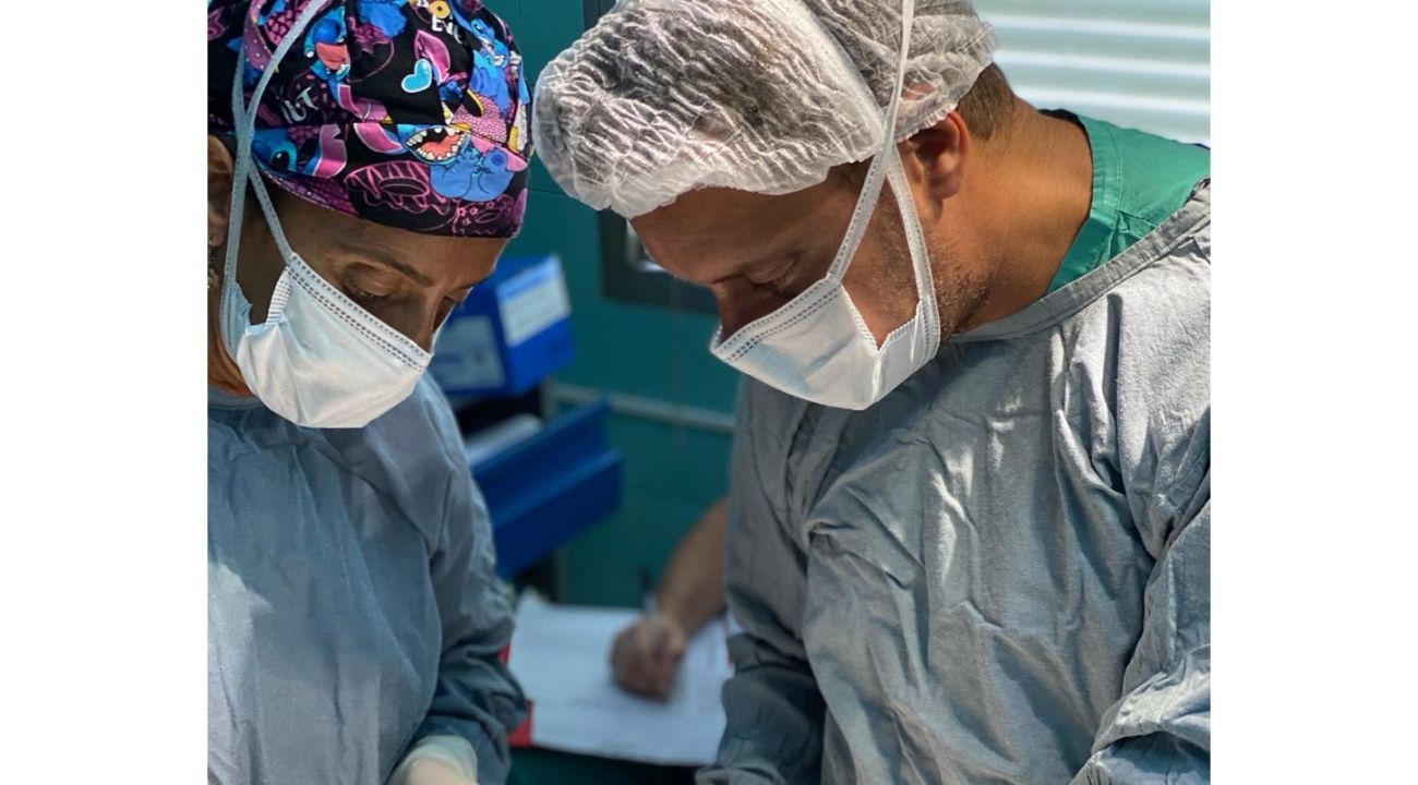 Dr. Santiago Grinstein: cirugía de aumento mamario de pronta recuperación