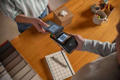 Tarjetas y billeteras virtuales: cómo optimizar los gastos en las vacaciones en la Argentina