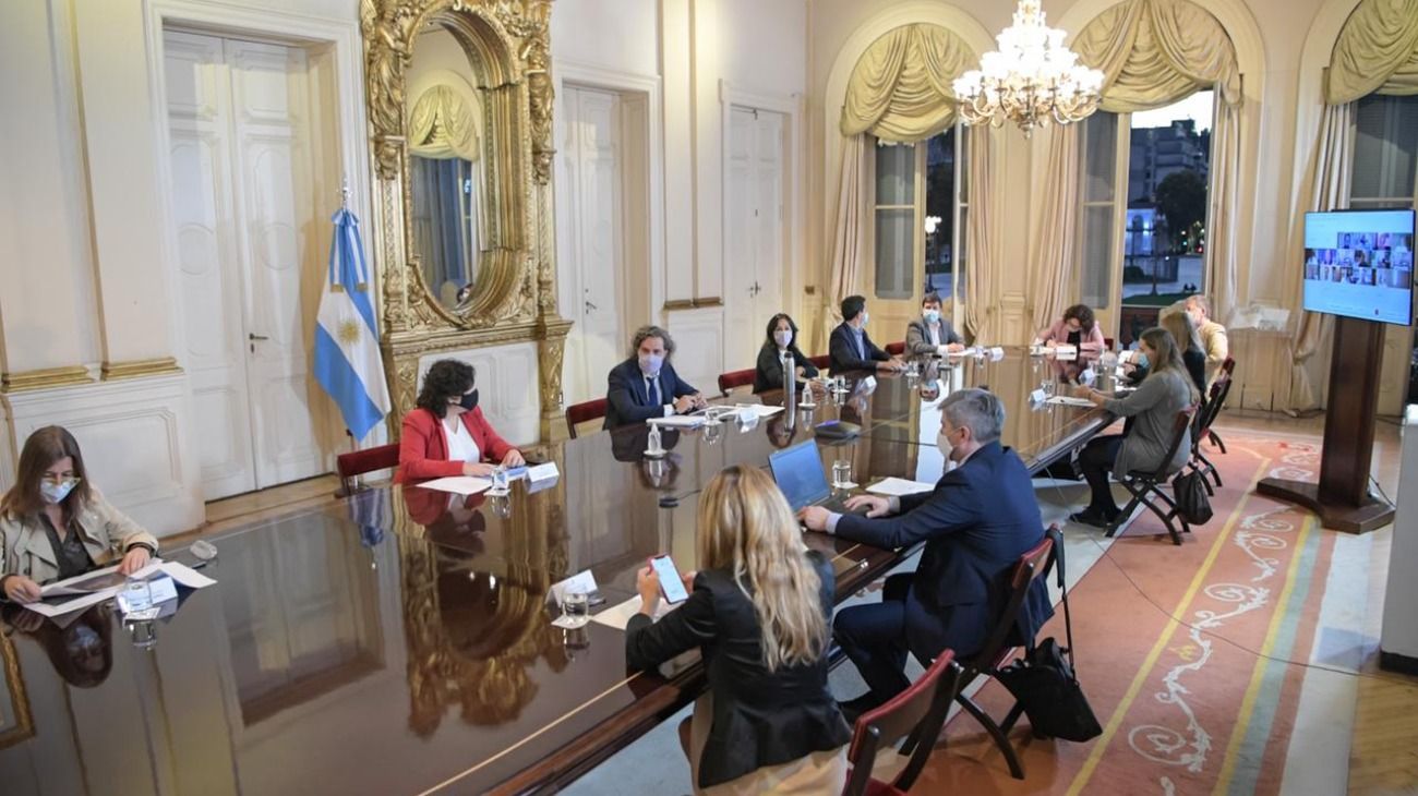 COVID: Los expertos proponen al Gobierno "cierres estrictos" pero cortos