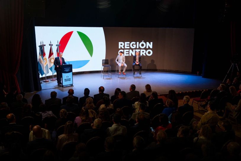 Schiaretti y Llaryora sueñan con una alianza electoral de la Región Centro