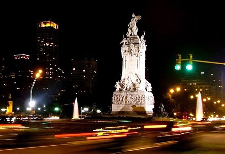 Analizan reducir el uso de energía en plazas y monumentos porteños