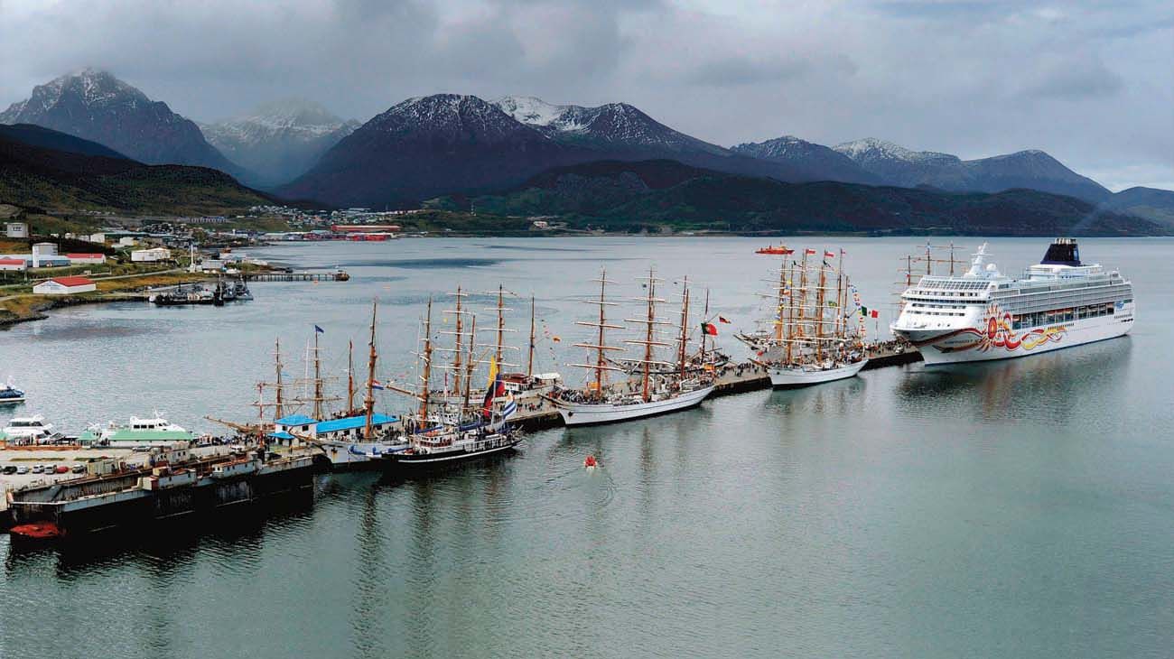 Con un mapping en el Cabildo, Ushuaia se posicionó como destino de invierno