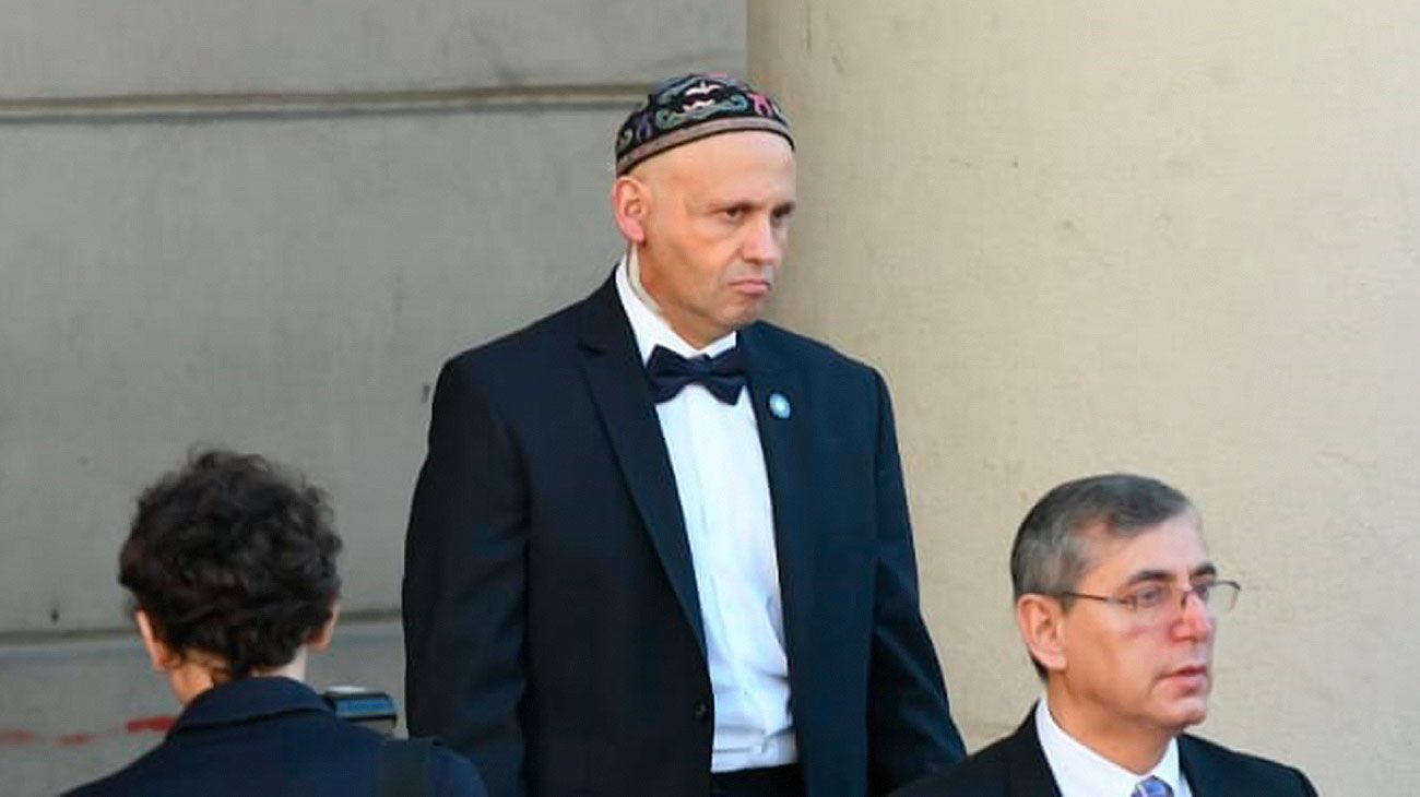 Smoking y moño: el elegante look del rabino Bergman en el Tedeum
